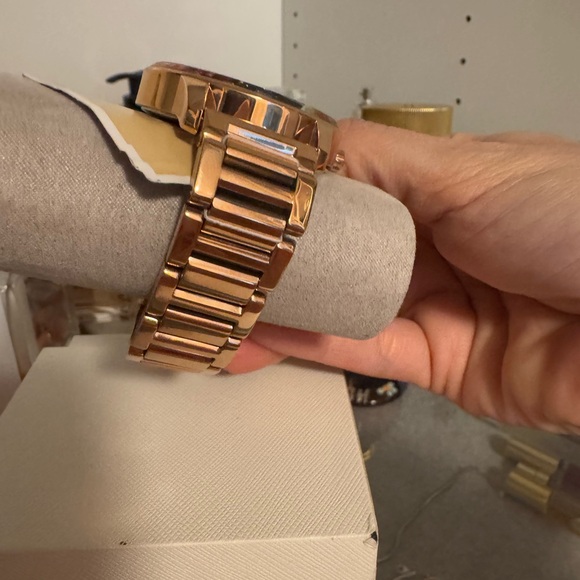 Michael Kors Watch - Picture 3 of 7